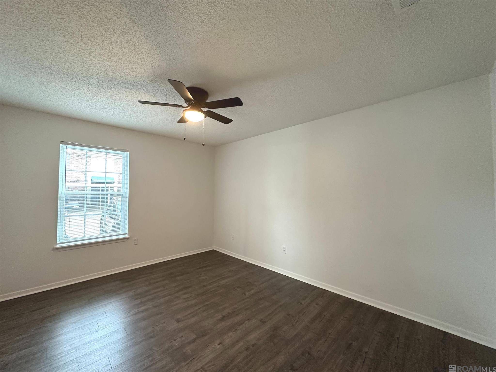 Baton Rouge, LA 70809,9851 Jefferson Hwy ##H-26