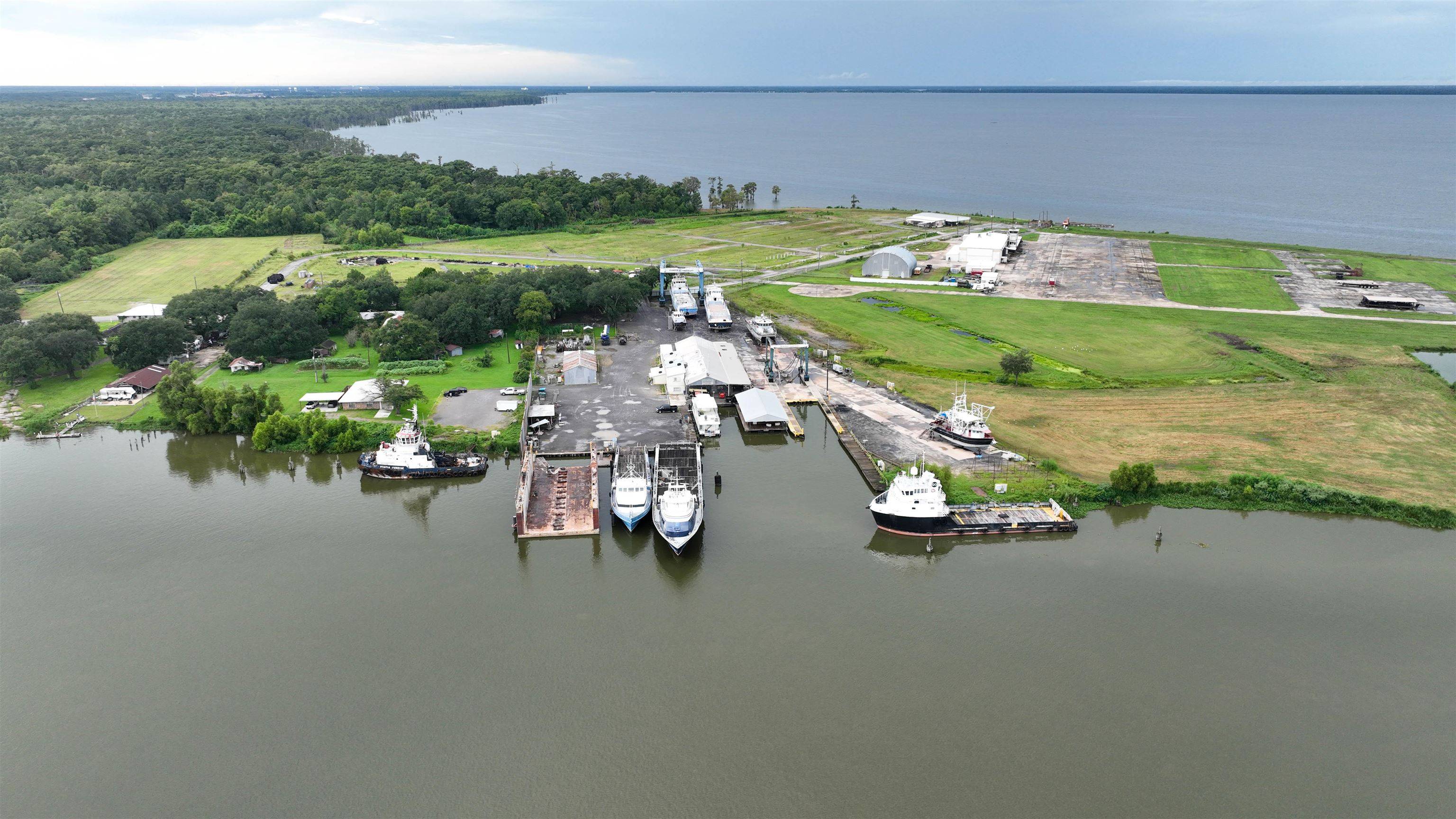 Amelia, LA 70340,3820 Lake Palourde Road