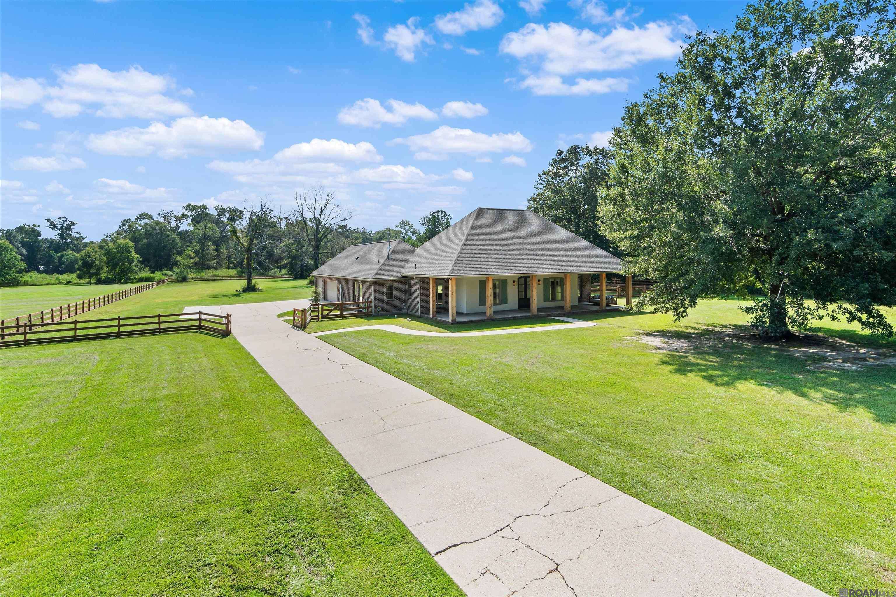 Denham Springs, LA 70726,25560 Oak Hill Rd