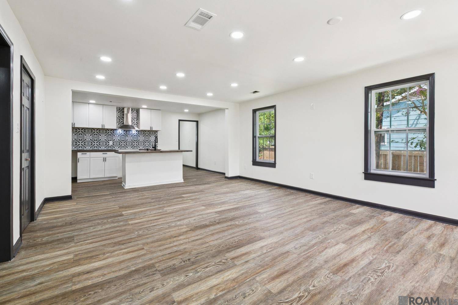 Baton Rouge, LA 70811,4523 Glen Oaks Dr