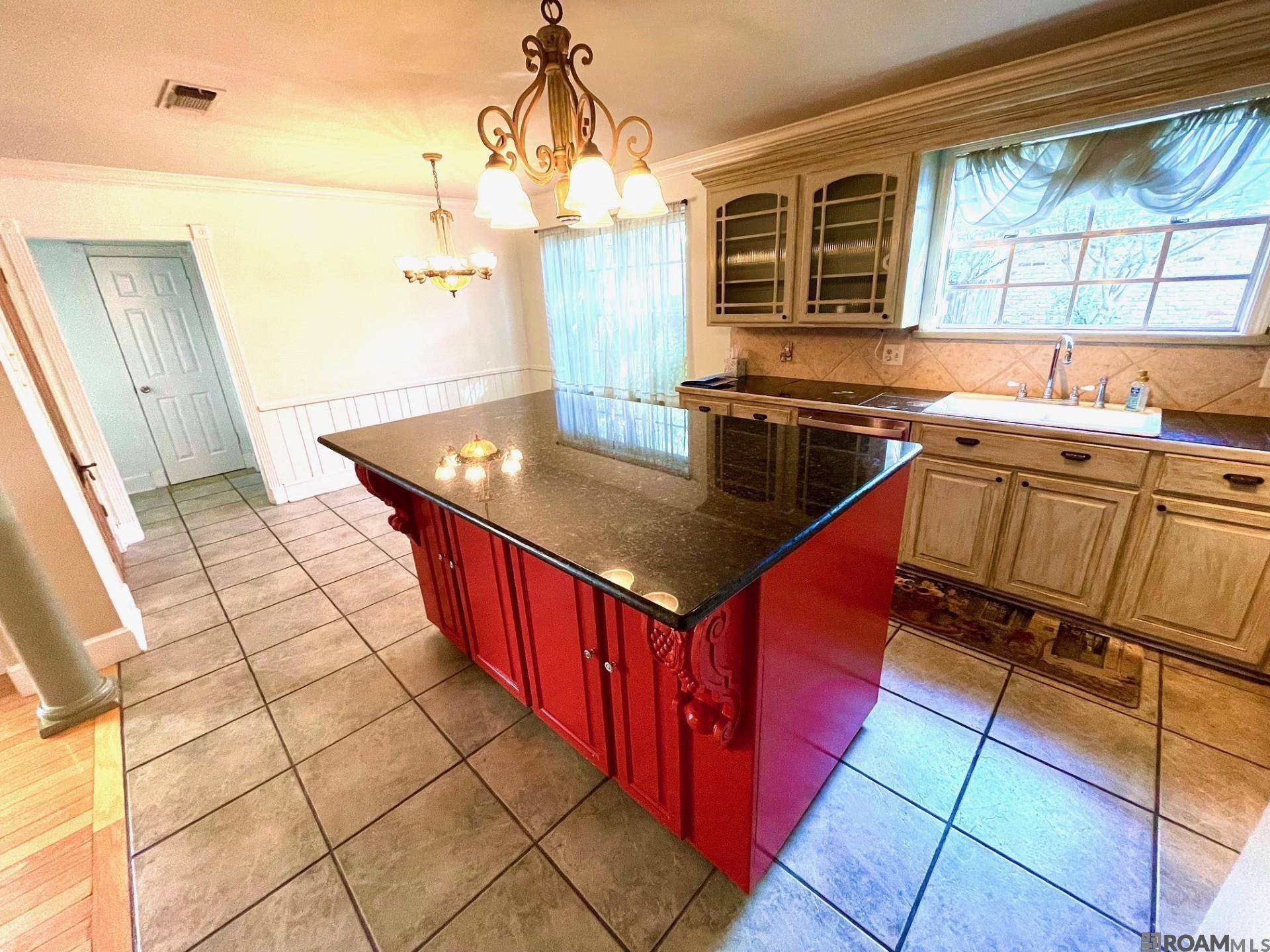 Baton Rouge, LA 70815,11019 Goodwood Blvd