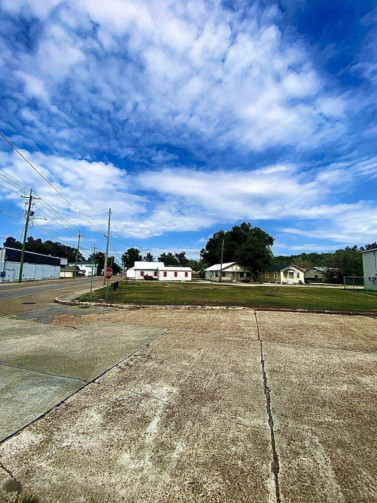 Houma, LA 70360,1213 Lafayette St