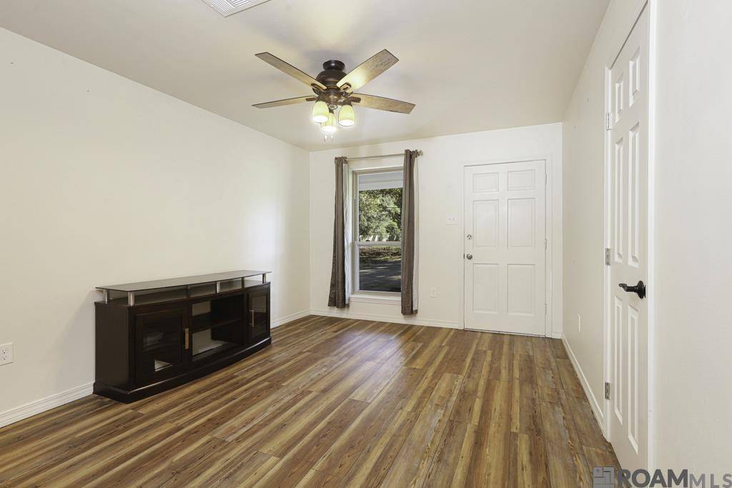 Denham Springs, LA 70726,911 Hatchell Ln