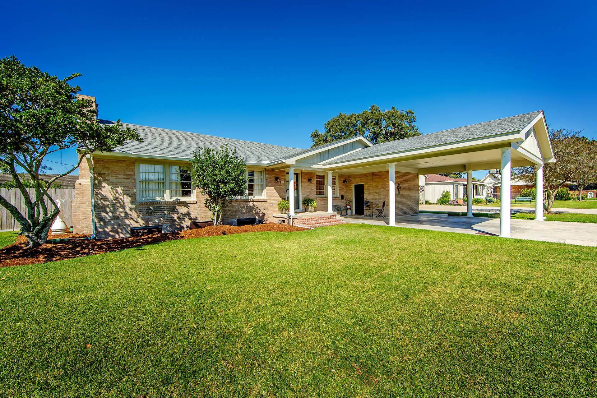 Thibodaux, LA 70301,102 Palm Place