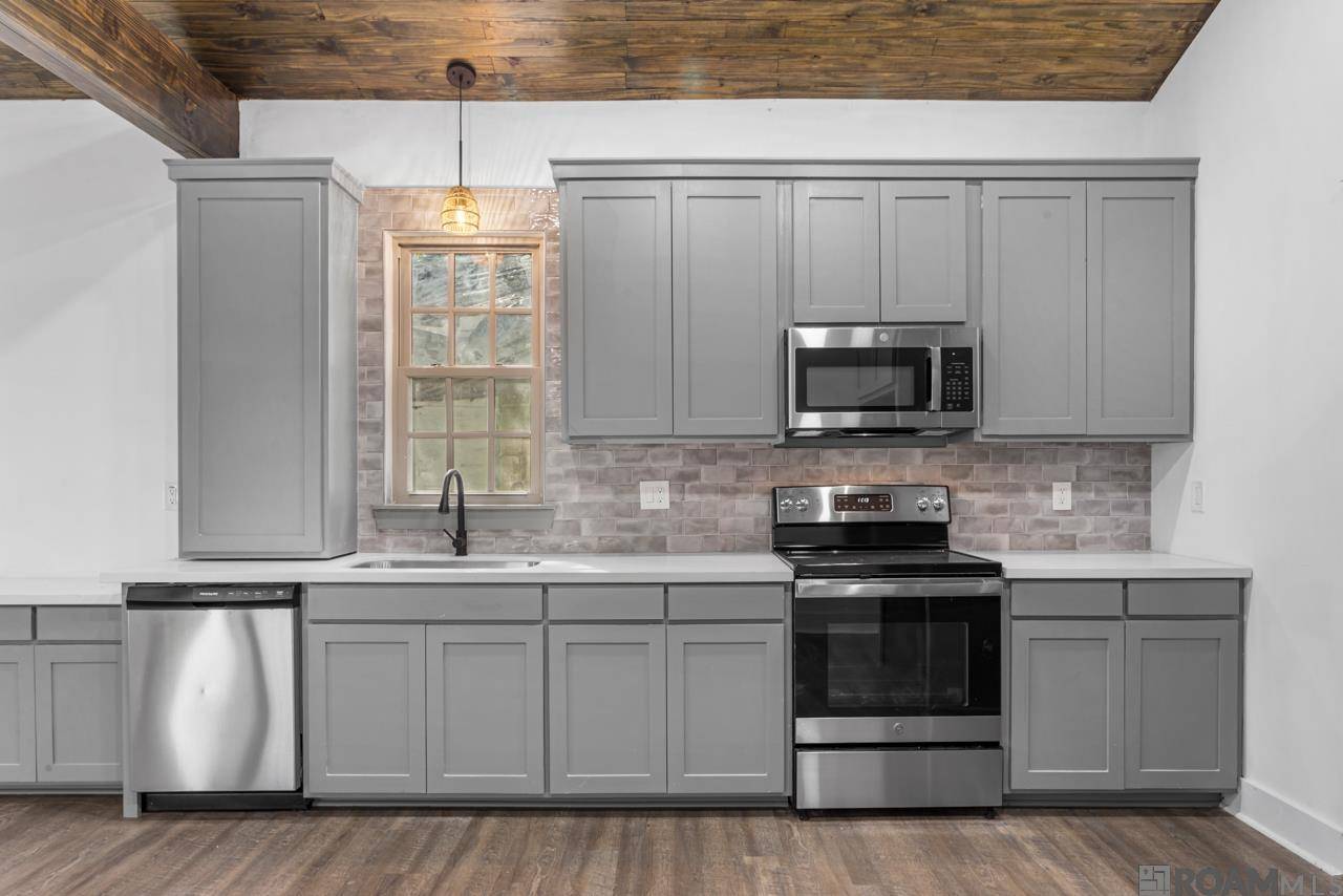 Baton Rouge, LA 70802,905 N 17th St