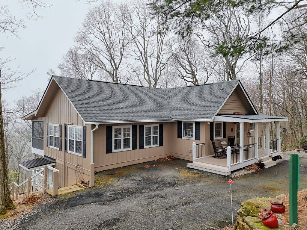 Sky Valley, GA 30537,326 Pleasant Mtn Dr