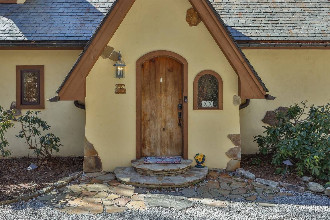 Sapphire, NC 28774,34 Red Cedar CT