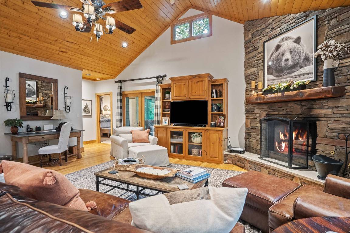 Sapphire, NC 28774,91 Springs WAY