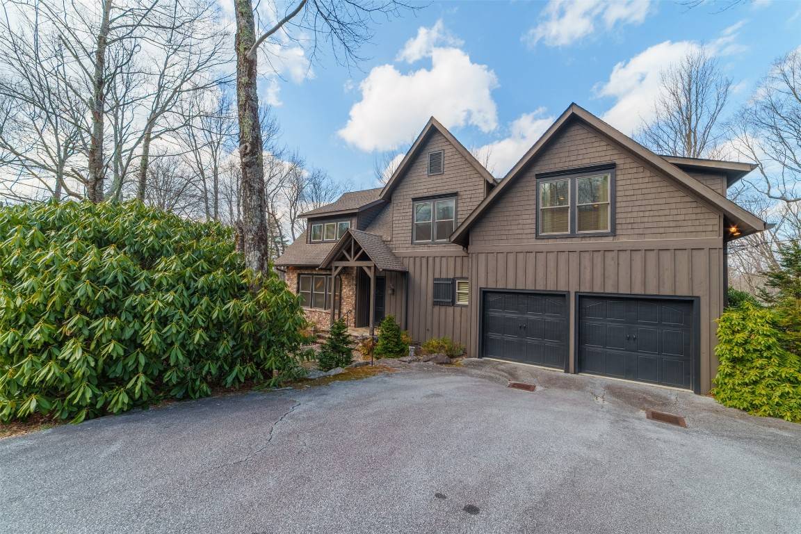 Highlands, NC 28741,2564 Magnolia DR