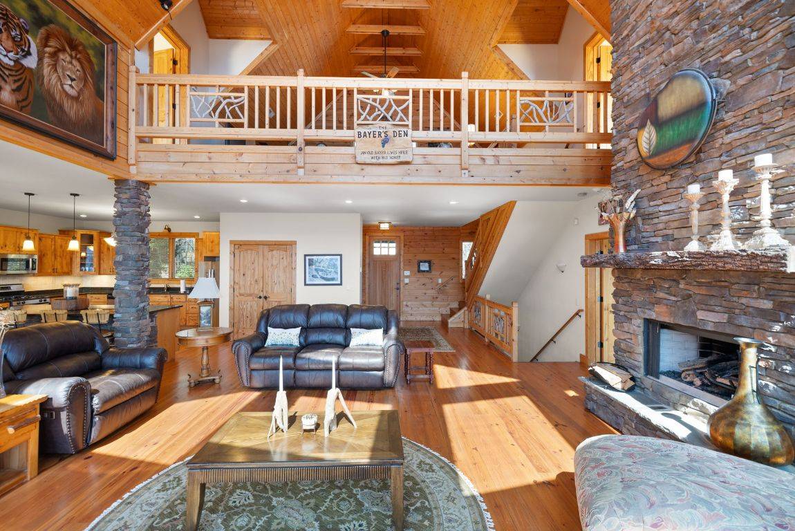 Sapphire, NC 28774,277 Kestrel CT