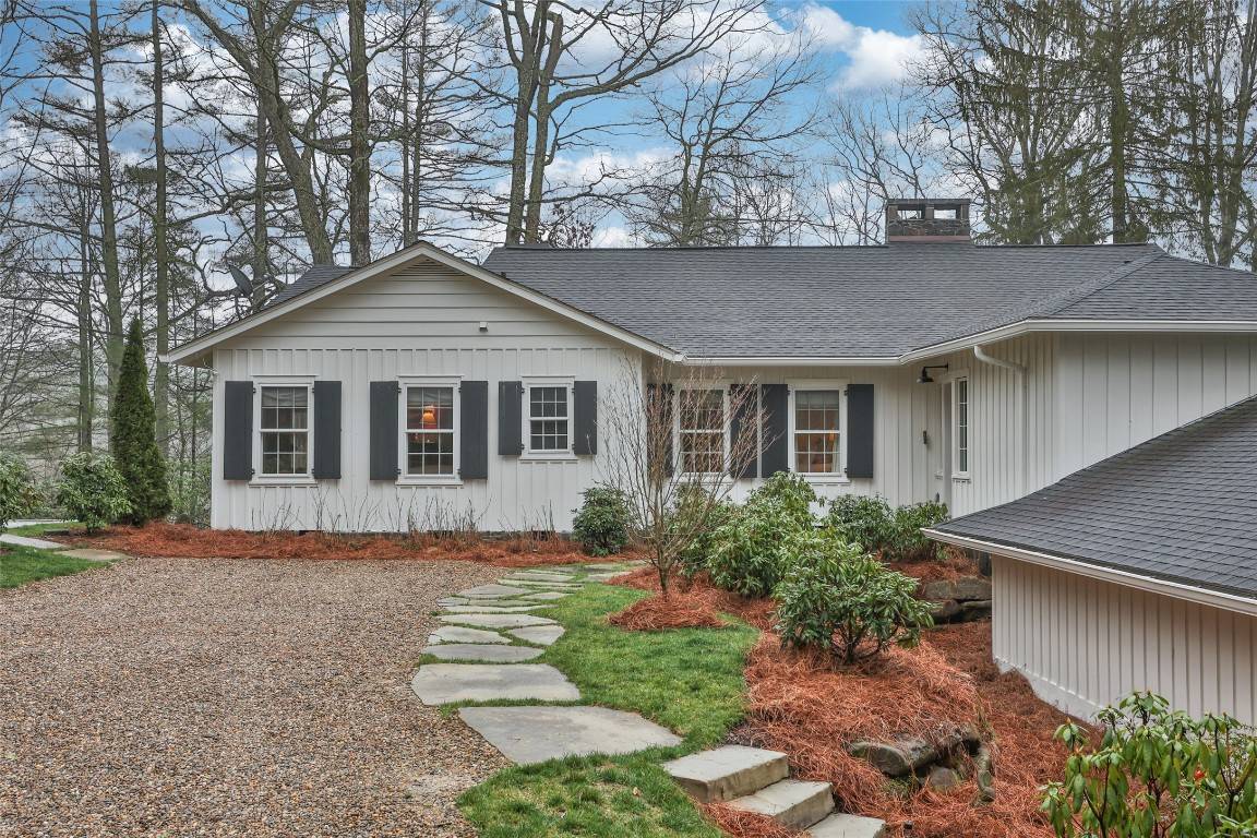 Highlands, NC 28741,81 Wyanoak RD