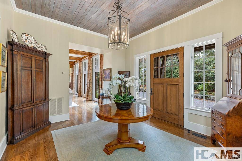 Highlands, NC 28741,90 Fodderstack RD