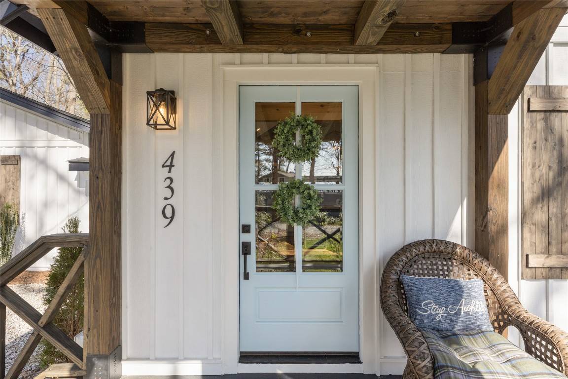 Highlands, NC 28741,439 Wingina PL