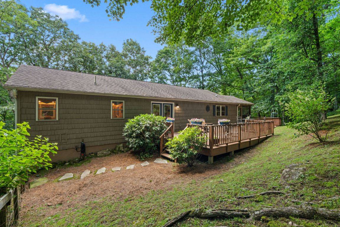 Highlands, NC 28741,638 Holt RD