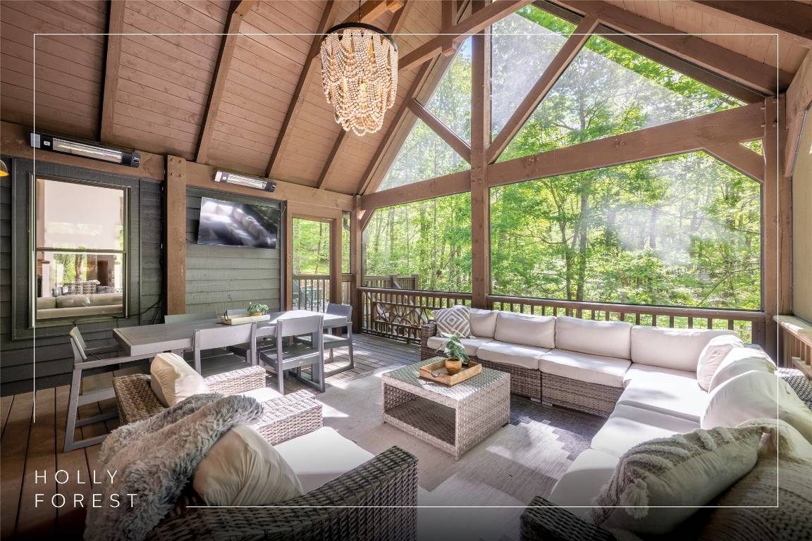 Sapphire, NC 28774,79 Azalea CT