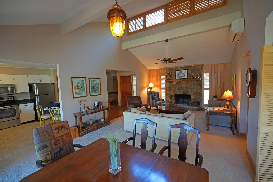 Highlands, NC 28741,855 Sky Lake DR