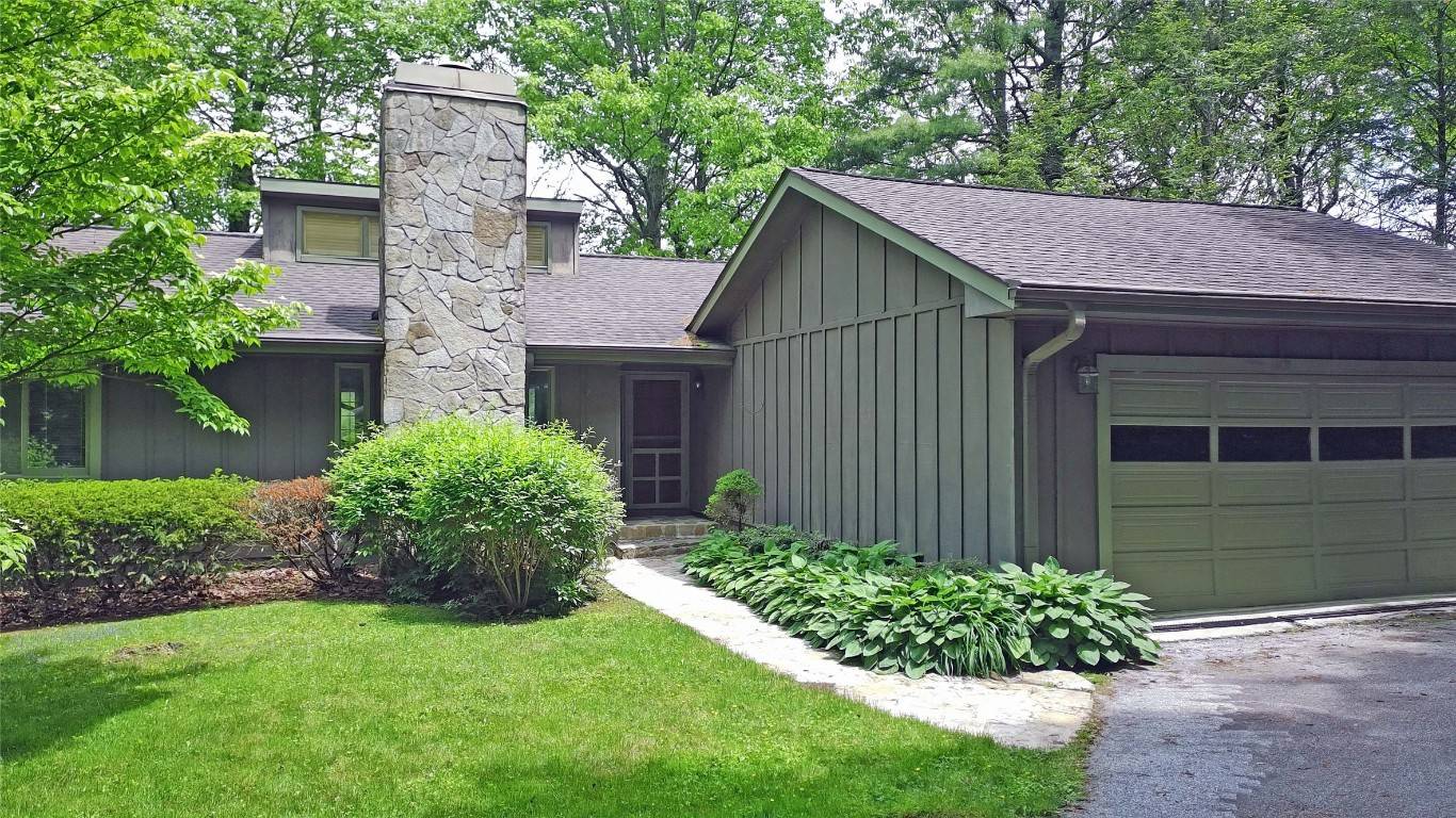Highlands, NC 28741,855 Sky Lake DR
