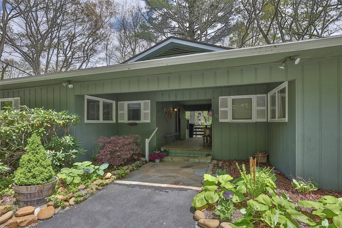 Highlands, NC 28741,23 Dogwood court CT