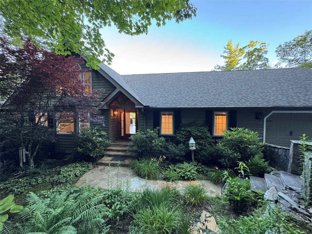 Highlands, NC 28741,66 Summit TRL