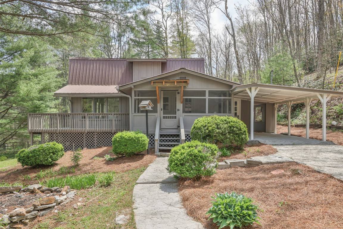 Cullowhee, NC 28723,71 Buggy Barn RD