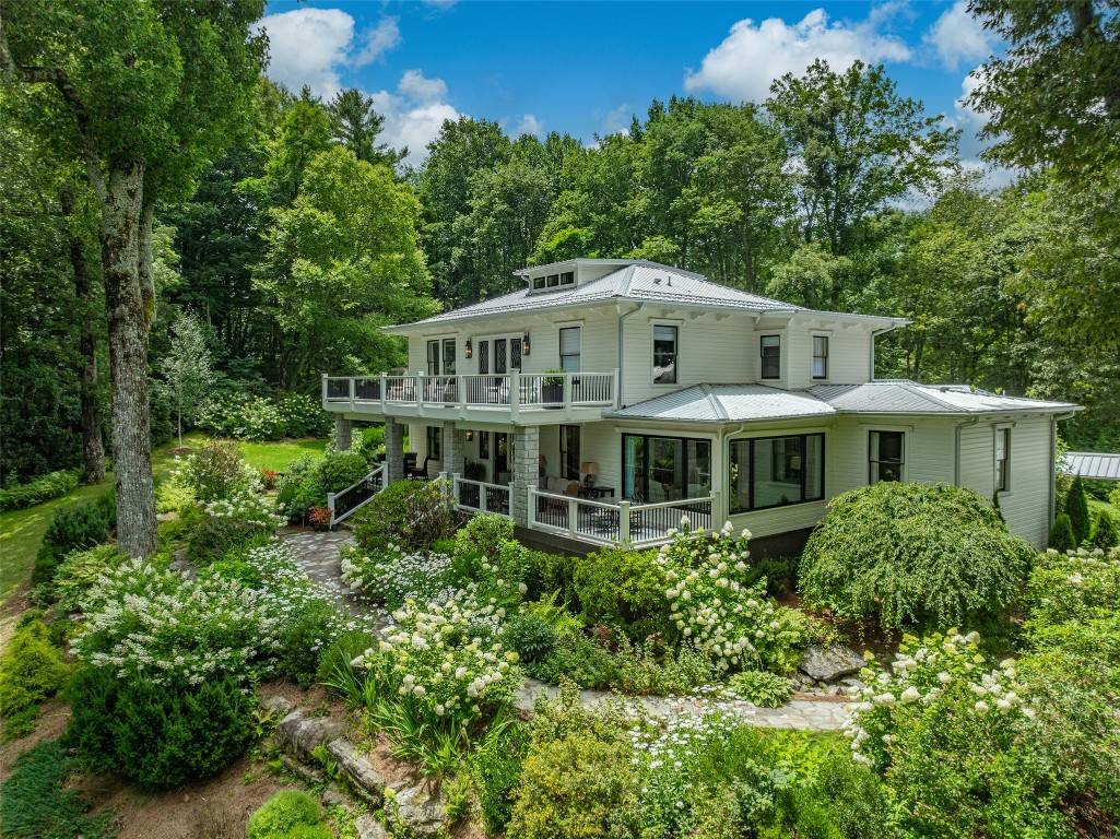 Highlands, NC 28741,267 Satulah RD