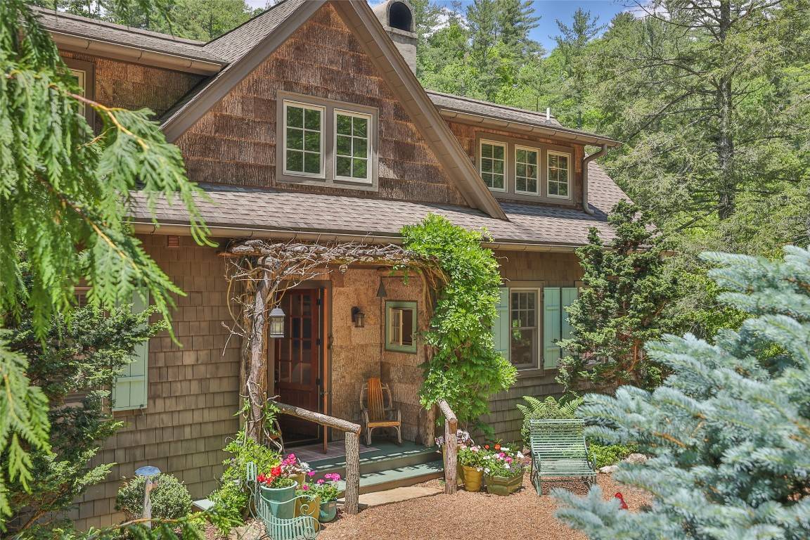 Highlands, NC 28741,131 Big Creek LN