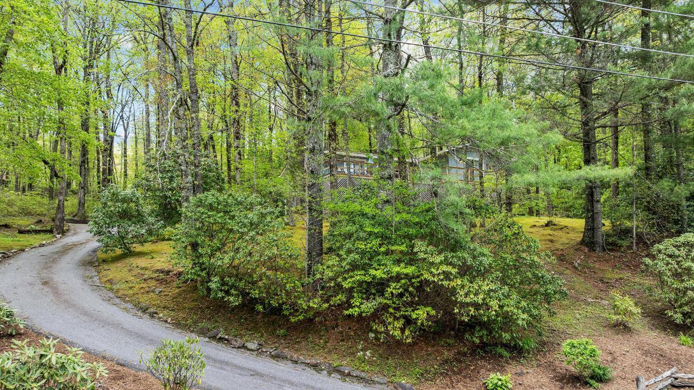 Highlands, NC 28741,217 Shortoff LN