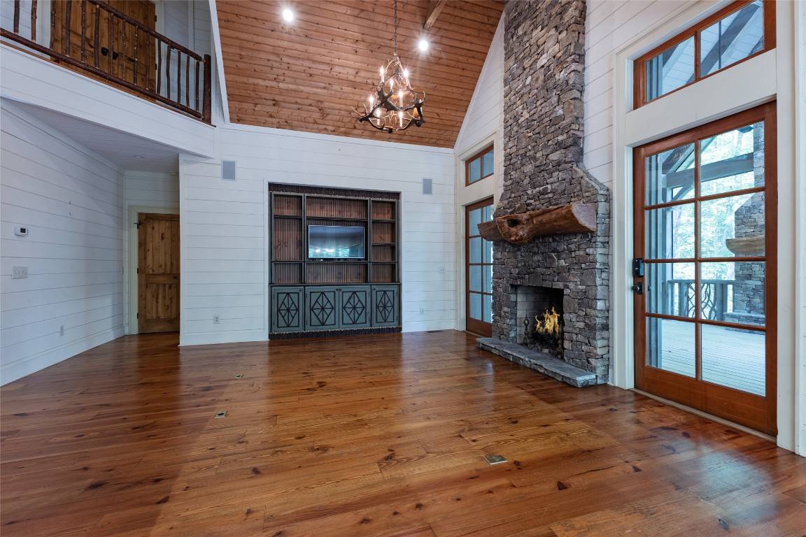 Cullowhee, NC 28723,96 Mahalo LN