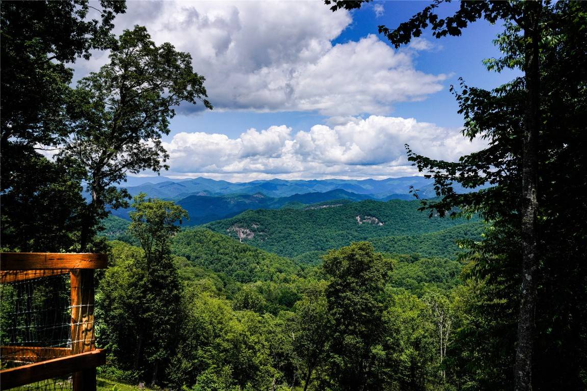Glenville, NC 28736,29 Bullbriar DR