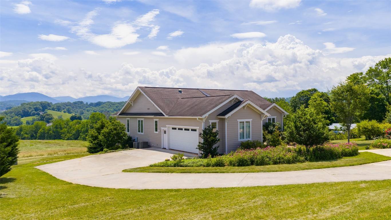 Franklin, NC 28734,3809 Bryson City Rd. RD