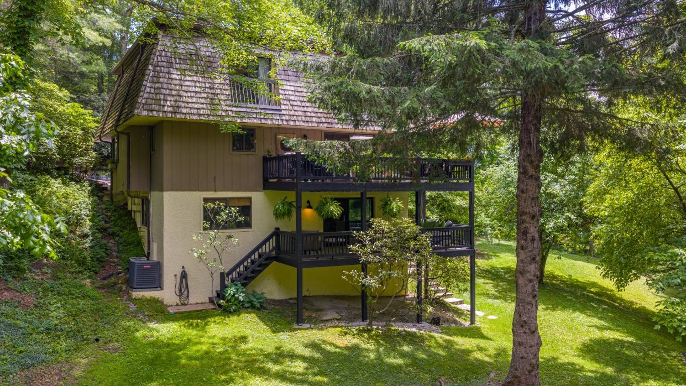 Highlands, NC 28741,15 Elm CT