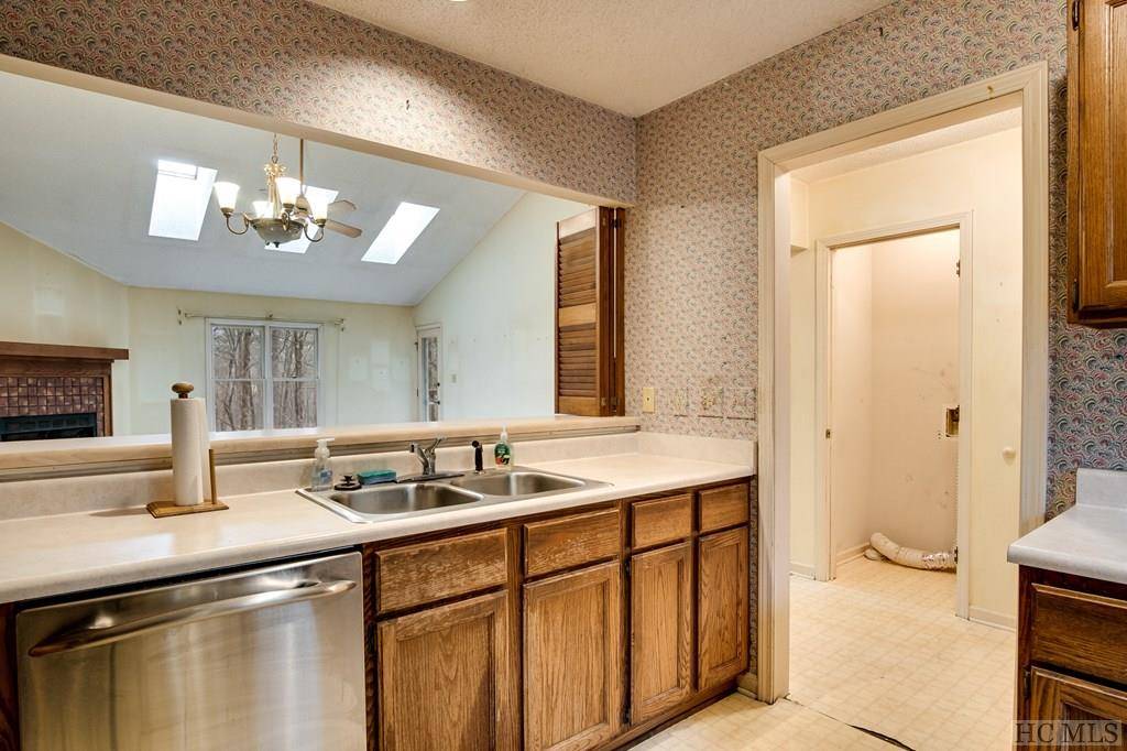Sapphire, NC 28774,11 Dwarf Mountain RD #29
