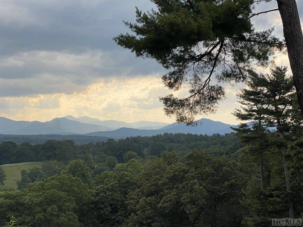 Highlands, NC 28741,324 North DR