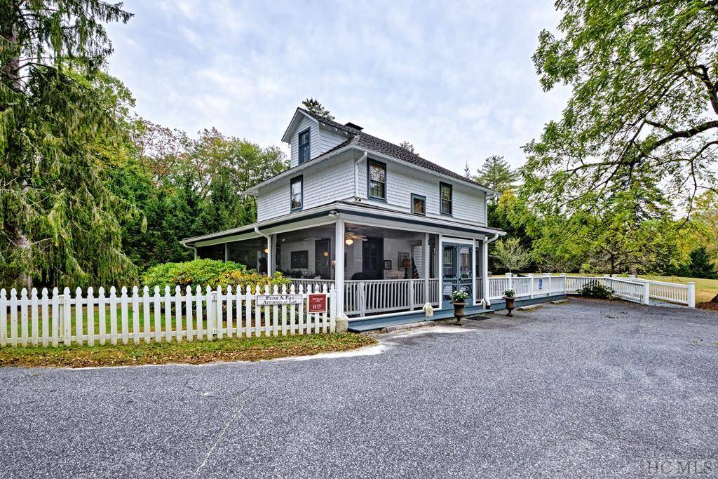 Cashiers, NC 28717,872 Hwy 64 W