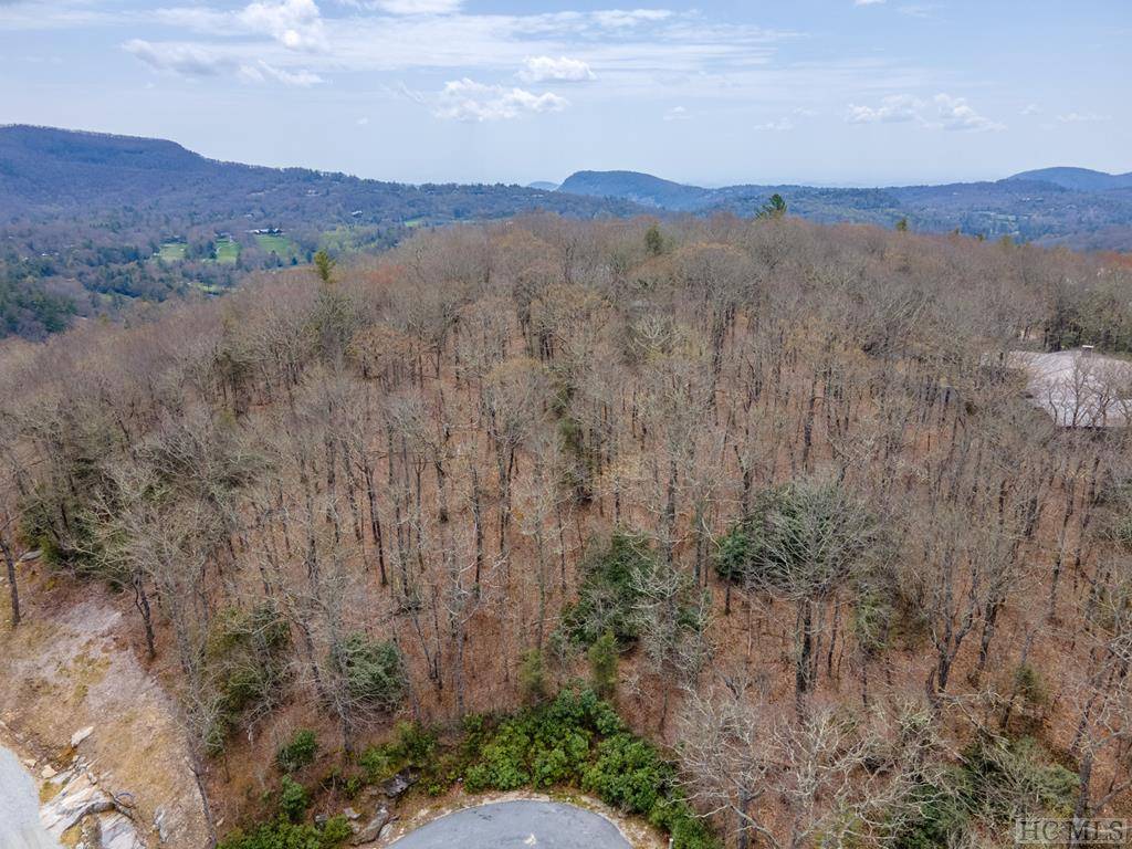 Highlands, NC 28741,87 Squires PT