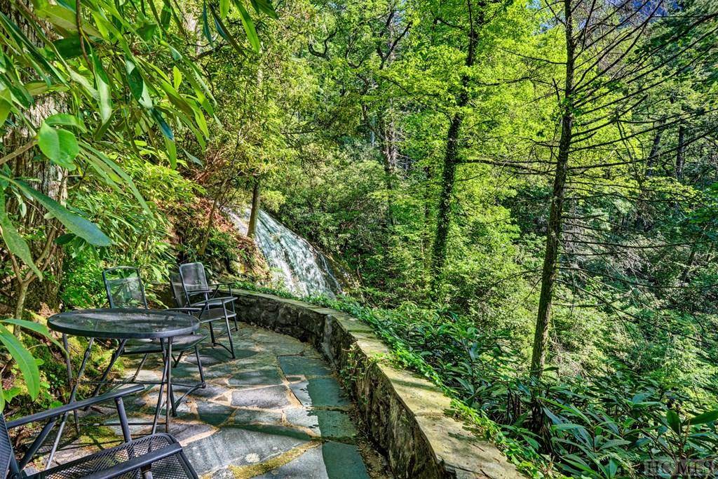 Highlands, NC 28741,185 Satulah Falls LN