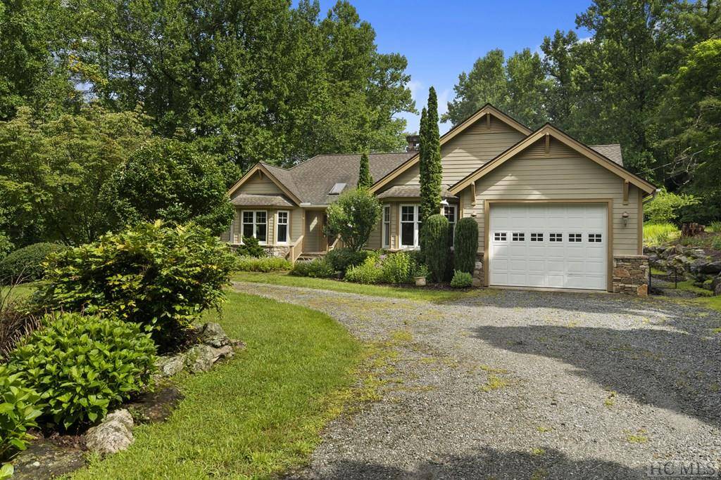 Highlands, NC 28741,611 Blue Valley RD