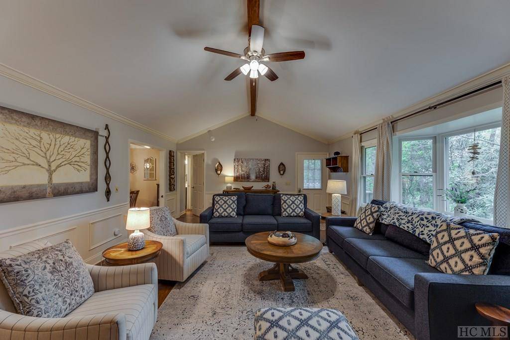 Highlands, NC 28741,51 Pine LN