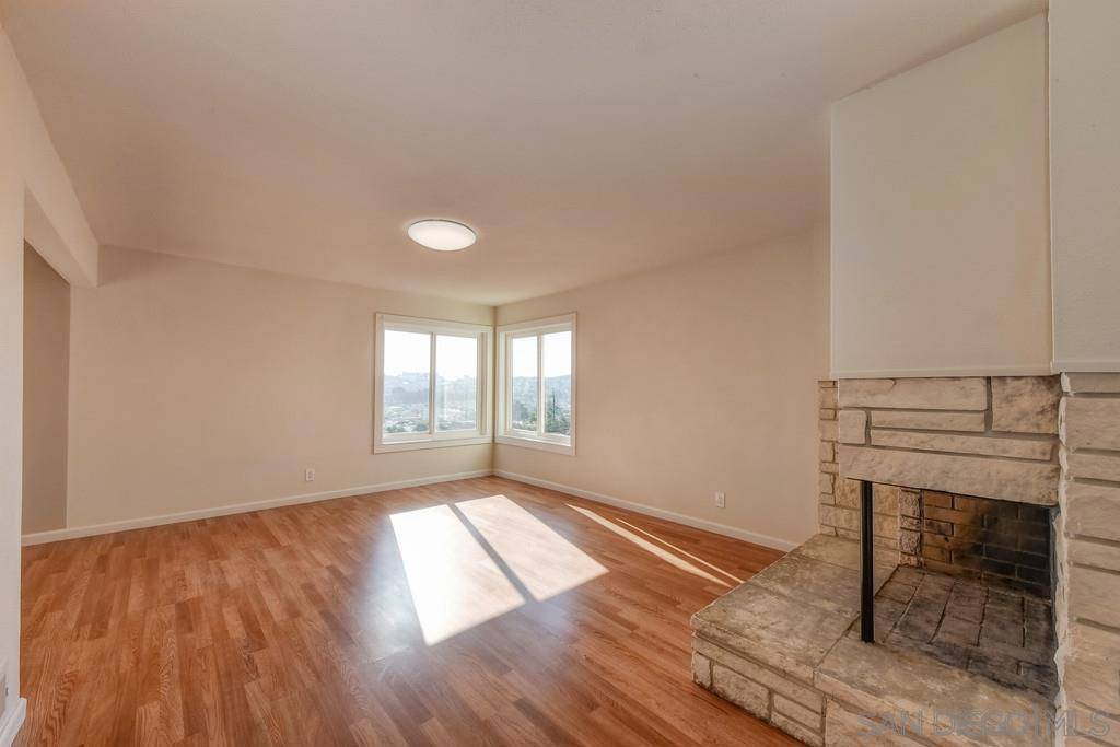 San Fernando, CA 94112,63 Minerva St.