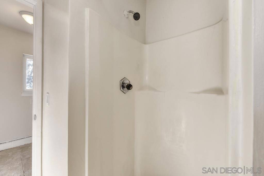 San Fernando, CA 94112,63 Minerva St.