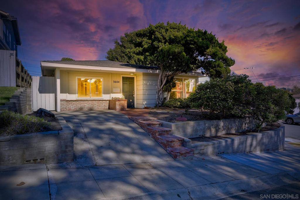 San Diego, CA 92106,3604 Loma Way