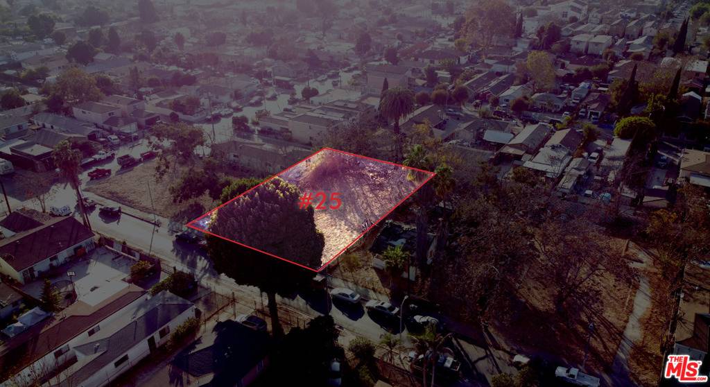 Los Angeles, CA 90002,10411 Hickory ST