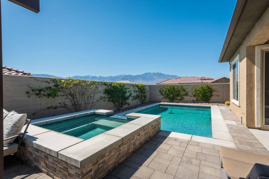 Rancho Mirage, CA 92270,11 Pinotage