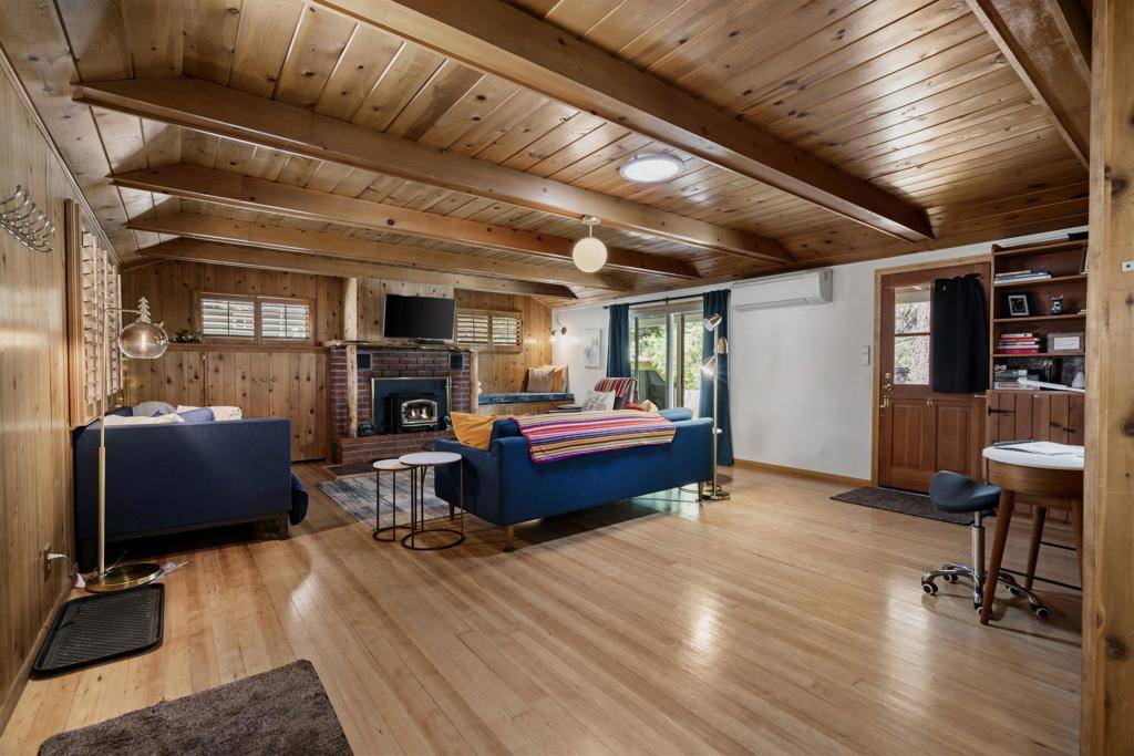 Idyllwild, CA 92549,53520 Middle Ridge DR