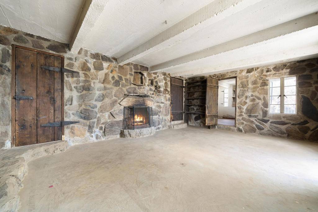 Palm Springs, CA 92264,2501 S Araby DR