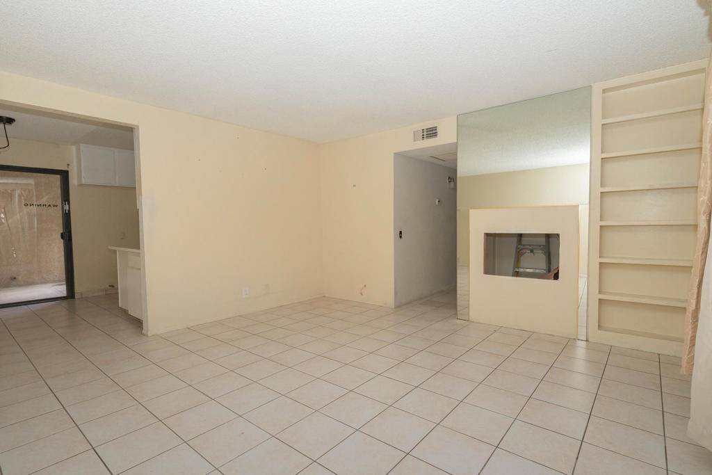 Palm Springs, CA 92262,462 Bradshaw LN #21