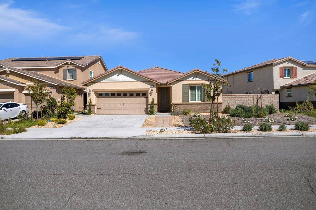 Jurupa Valley, CA 91752,6874 Cache WAY
