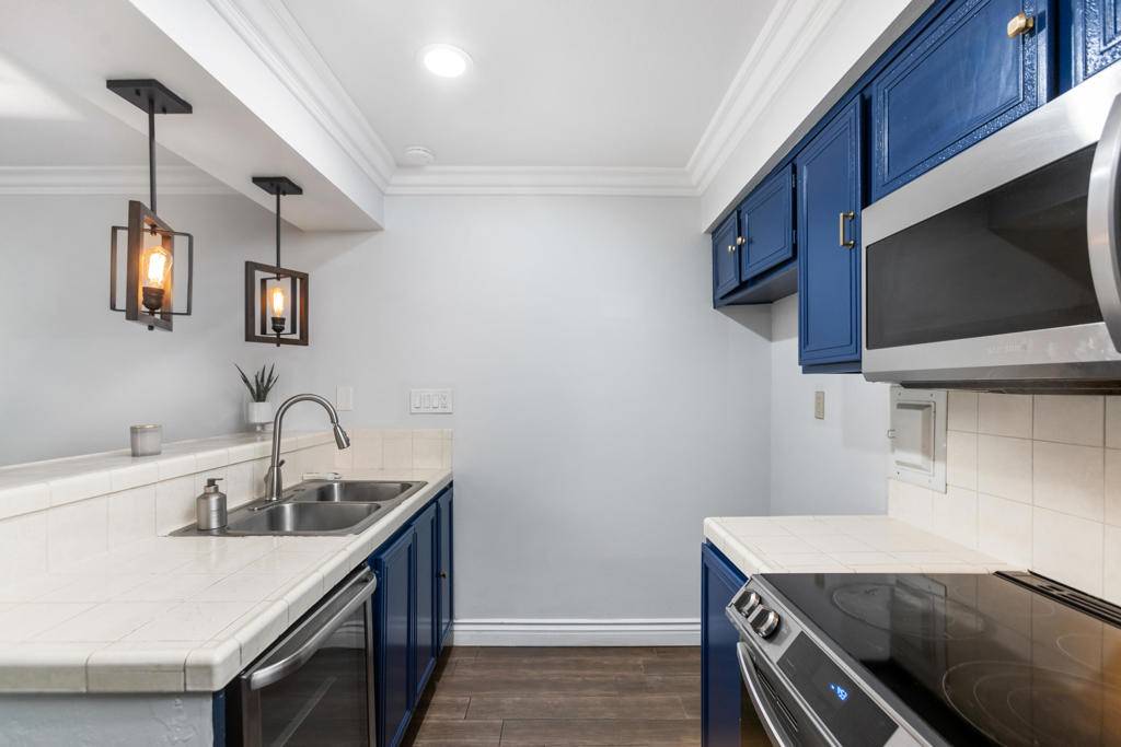 La Verne, CA 91750,3033 Knollwood AVE