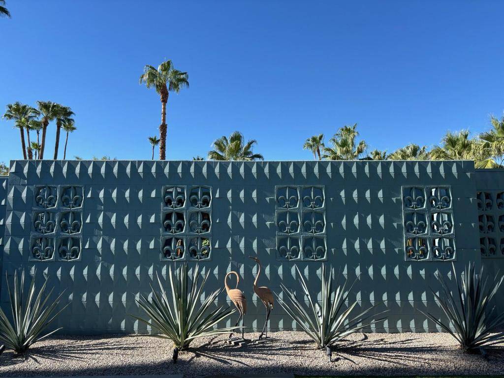 Palm Springs, CA 92262,1055 E Granvia Valmonte