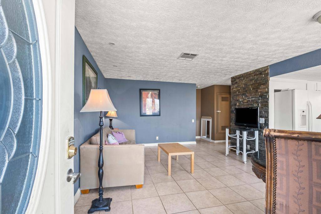 Desert Hot Springs, CA 92240,66855 5th ST